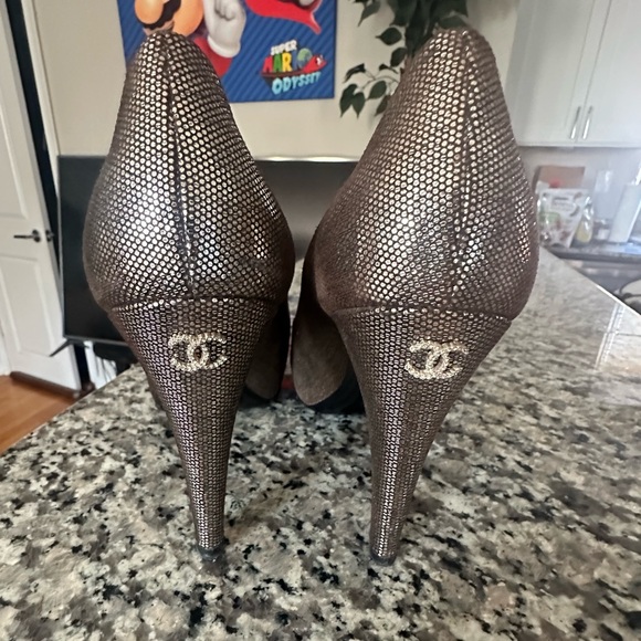 Authentic Chanel Gold Heels Pumps Size 39 - Picture 6 of 13